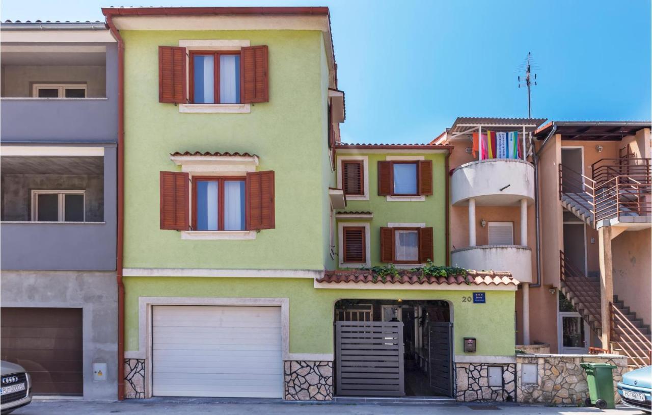 Nice Apartment In Pula With Kitchen Exteriér fotografie