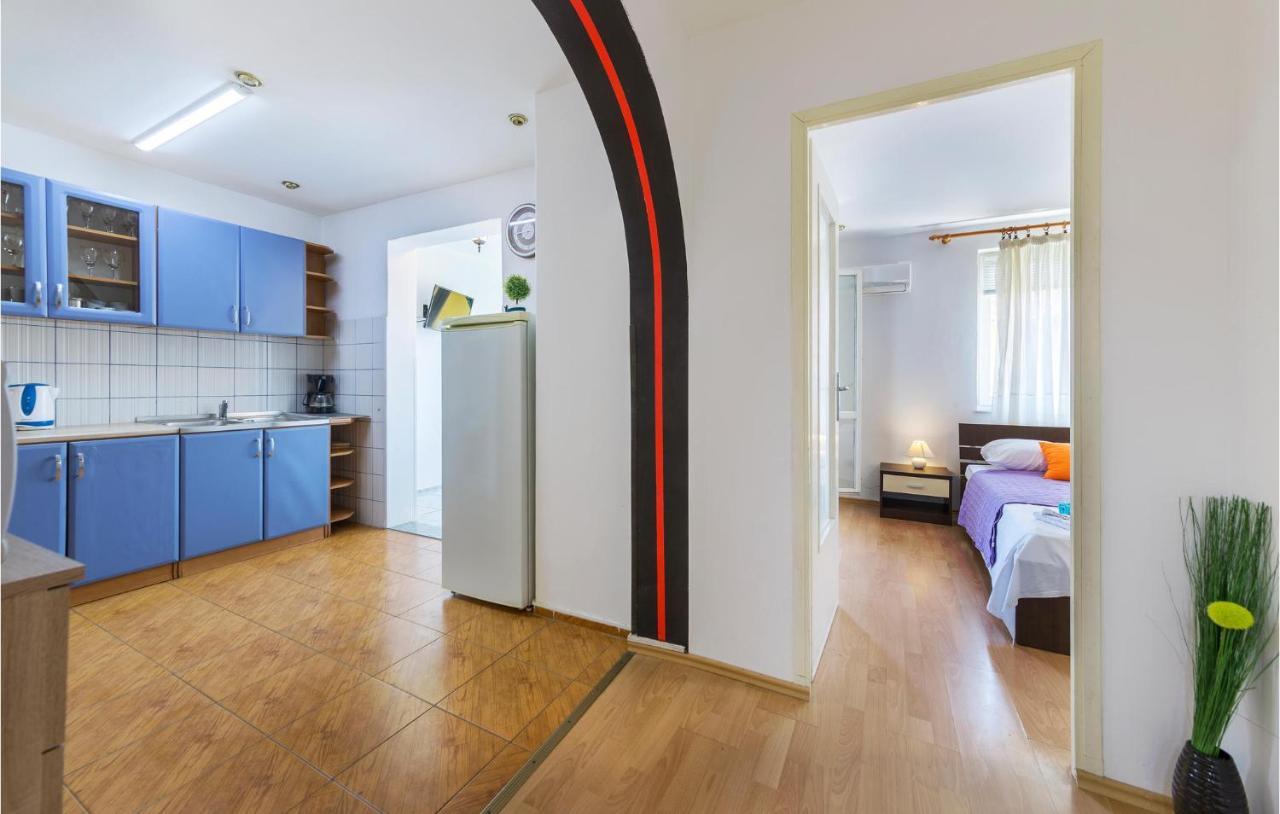 Nice Apartment In Pula With Kitchen Exteriér fotografie
