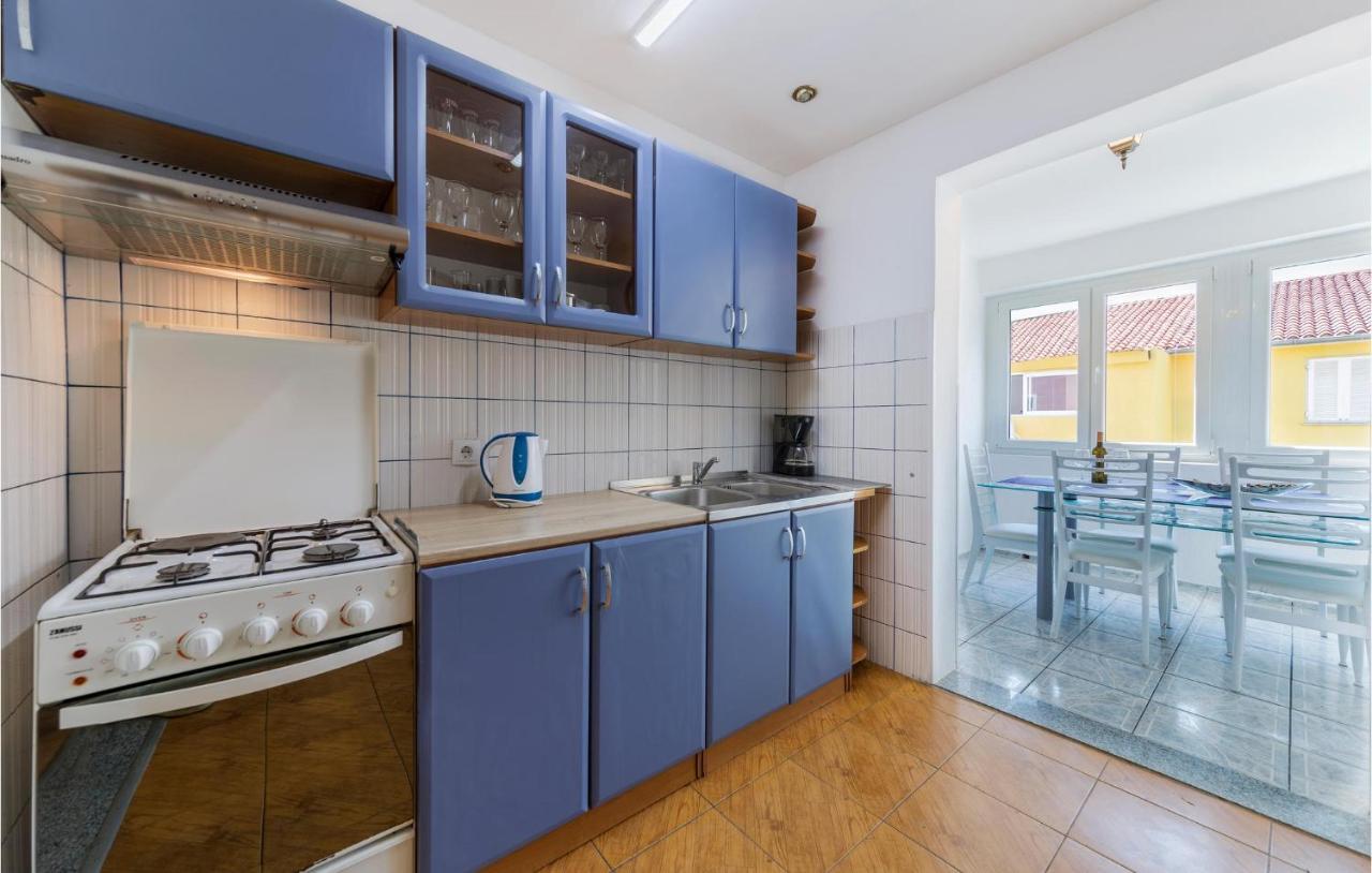 Nice Apartment In Pula With Kitchen Exteriér fotografie
